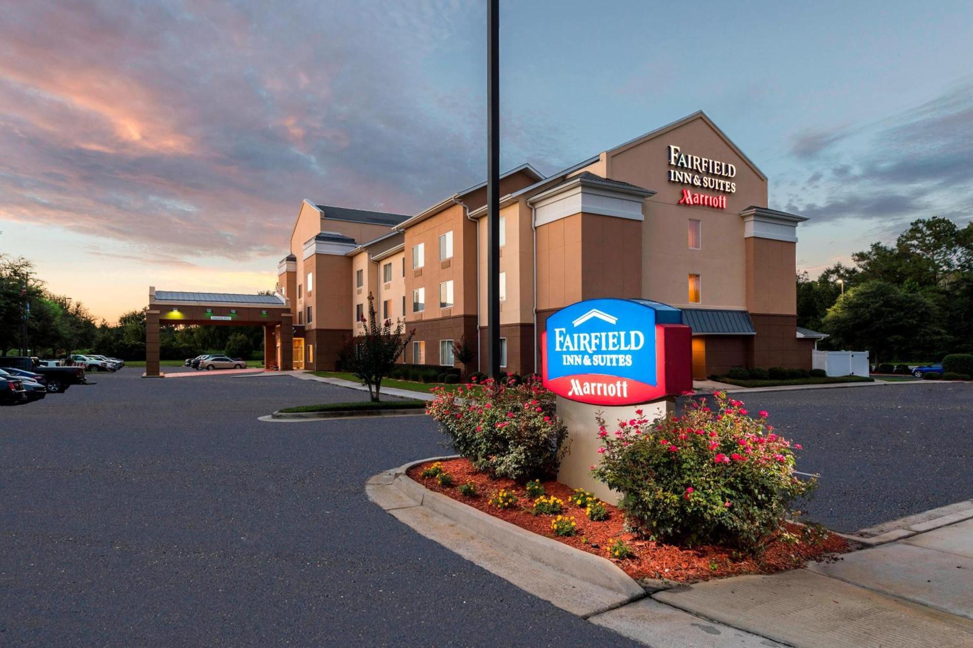 Fairfield Inn & Suites Marianna Buitenkant foto