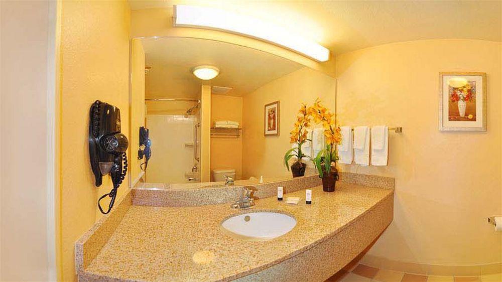 Fairfield Inn & Suites Marianna Buitenkant foto