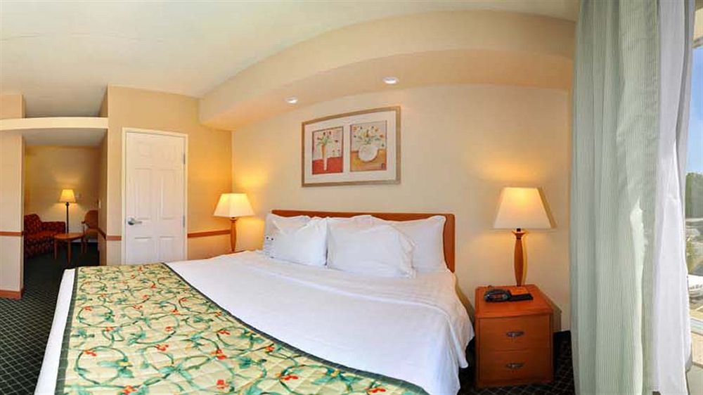 Fairfield Inn & Suites Marianna Buitenkant foto